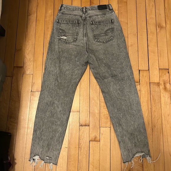 American Eagle Ripped Jeans - Picture 4 of 4